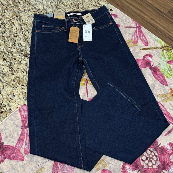 Levi's Denim - Levi's Women's 314 Shaping Straight size 26 x 32 Dark Blue Straight Leg Jeans